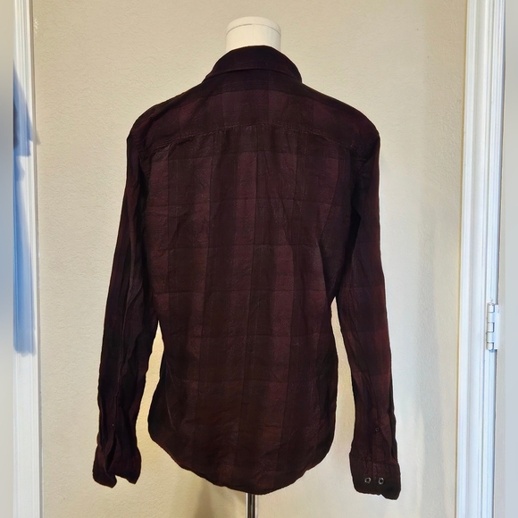 Apt. 9® Seriously Soft Slim-Fit Untucked Stretch Flannel Button-Down Size S - Picture 3 of 7